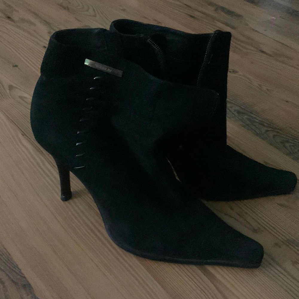 Black boot heels